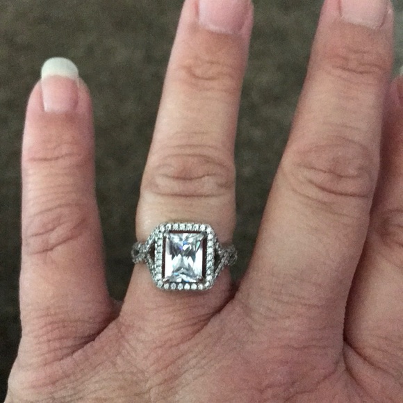 Sterling silver ring - Picture 1 of 4